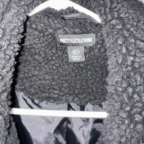 PrettyLittleThing Black Faux Shearling Teddy Coat - Picture 2 of 8